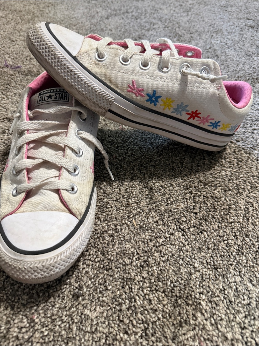 Girls converse size 5